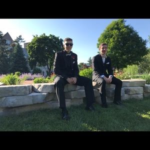 Meet your Posher, Max